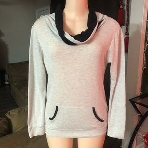 BNLK grey pullover sweater shirt Woman’s Small Top comfy soft